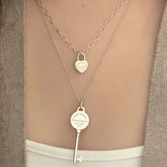 ✨💎✨Tiffany & Co. Return to Tiffany Circle Key Charm ✨💎✨ - Picture 2 of 6